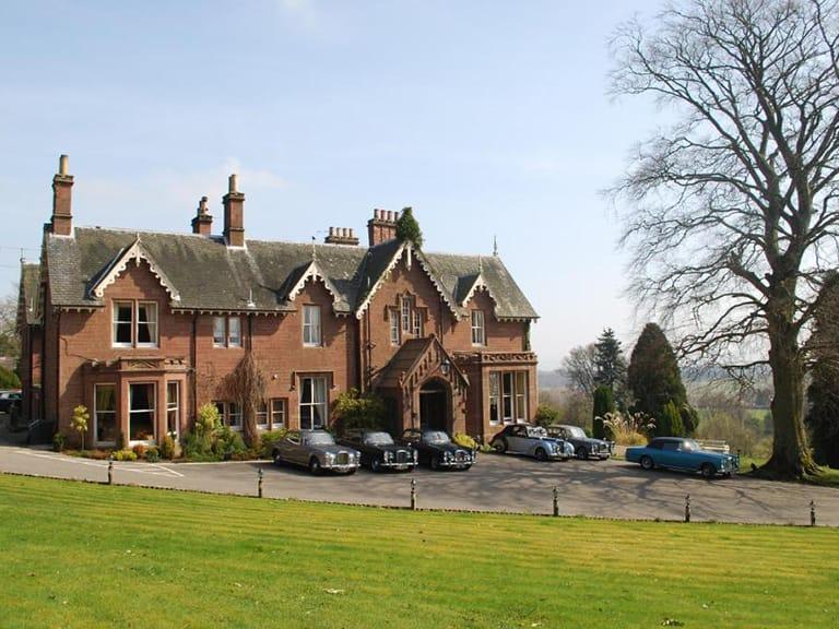 Lands of Loyal hotel