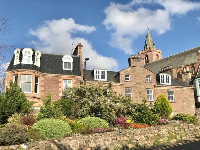 Leven House B&B and Squirrel Away